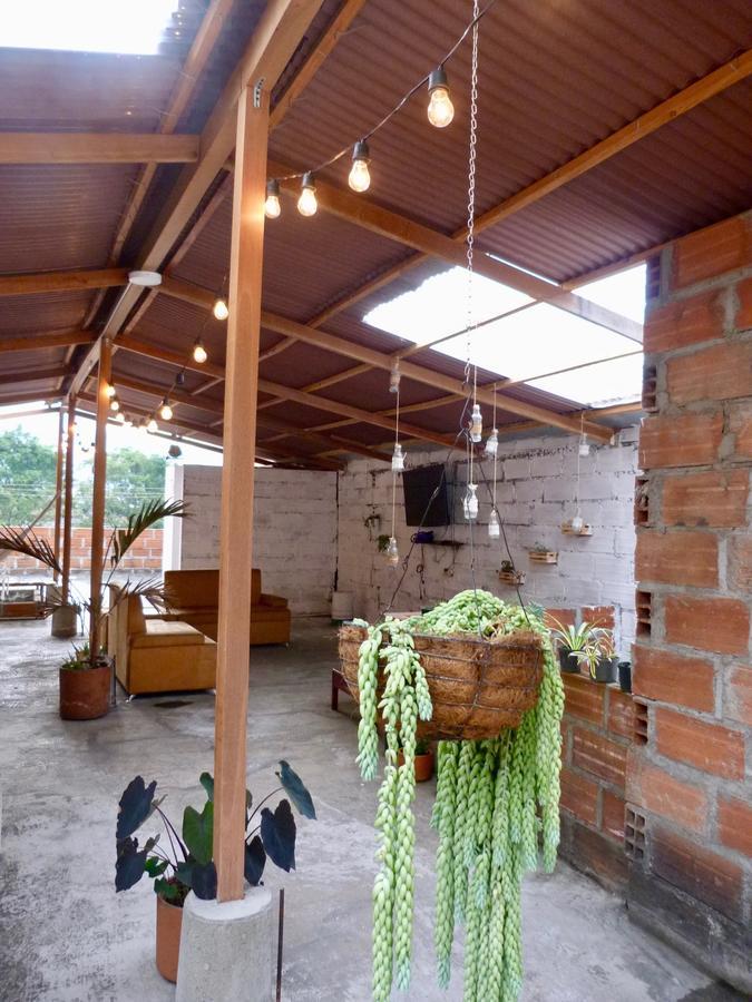 El Descanso Donde Sara Hostel Medellin Exterior photo