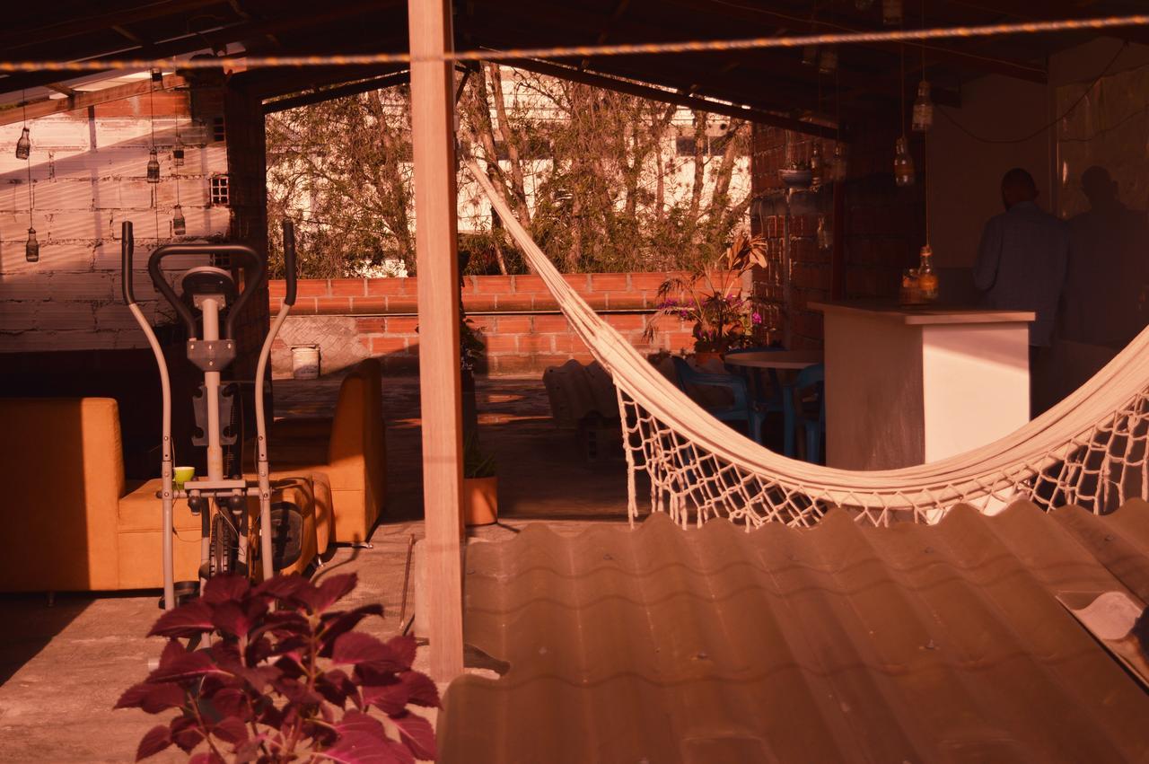 El Descanso Donde Sara Hostel Medellin Exterior photo